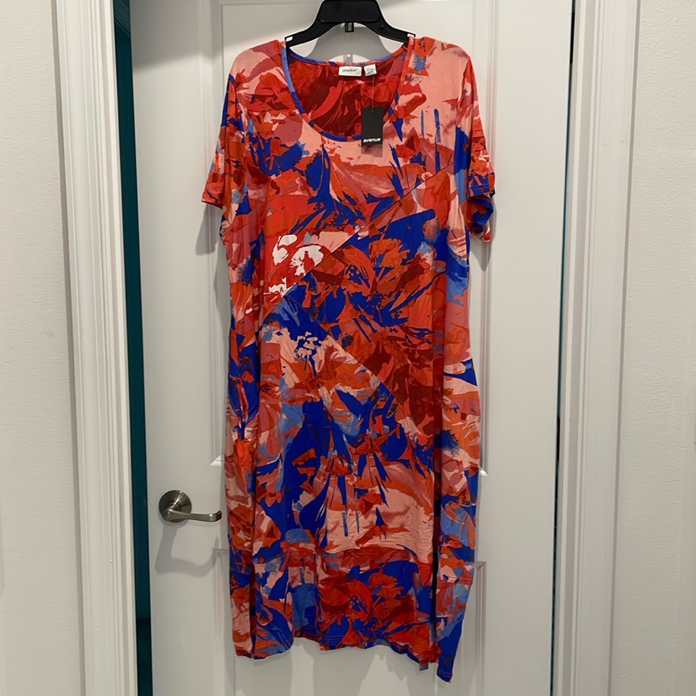 NWT Avenue Dress -Size 22/24